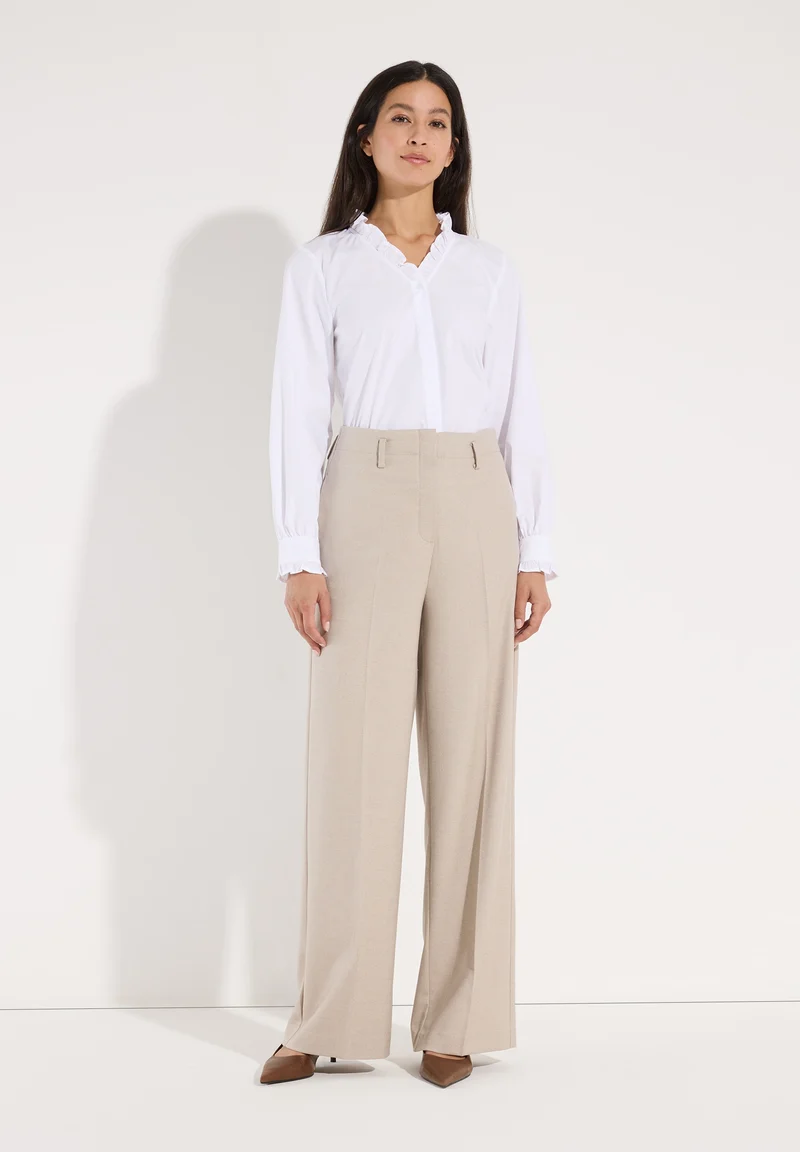 Bluse mit Rüschenkragen