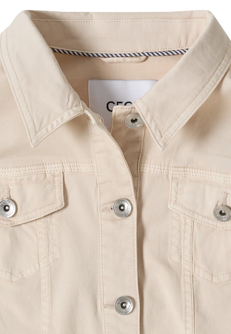 Jeansjacke mit Brusttaschen und Knöpfen