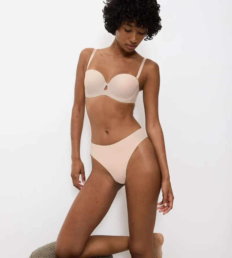 Triumph – Pure Micro trägerloser Bügel-BH mit Polsterung, Cameo Beige
