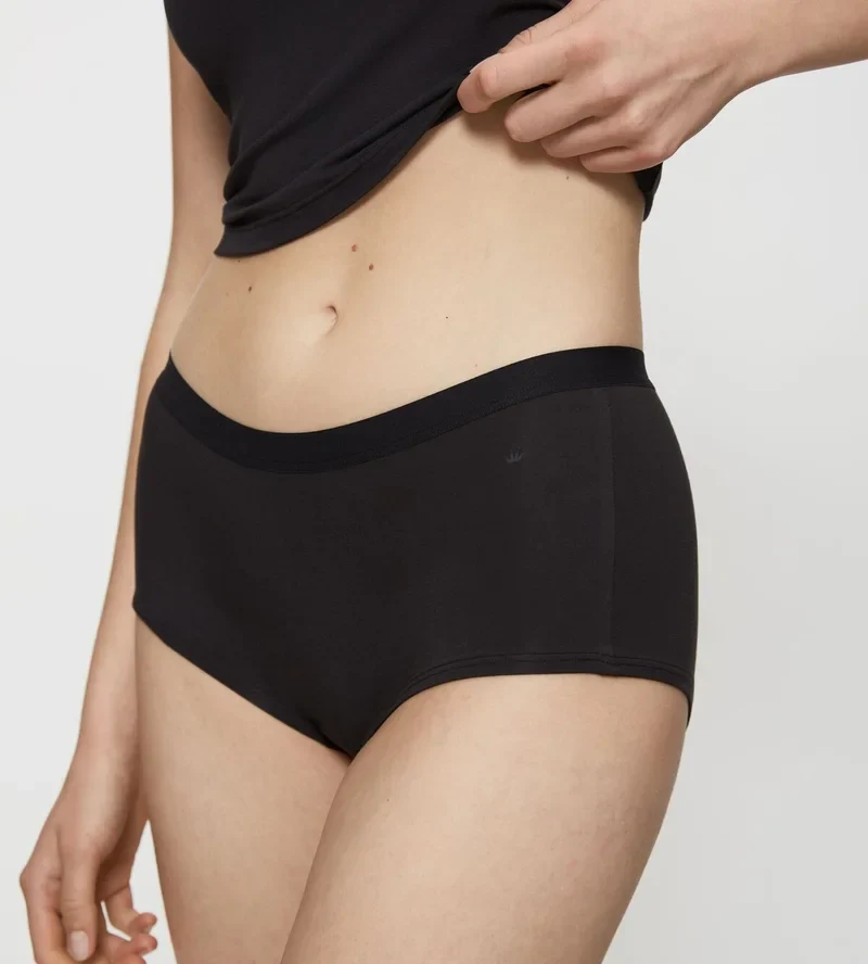 Triumph – Elegante, natürliche Boyshorts, Schwarz