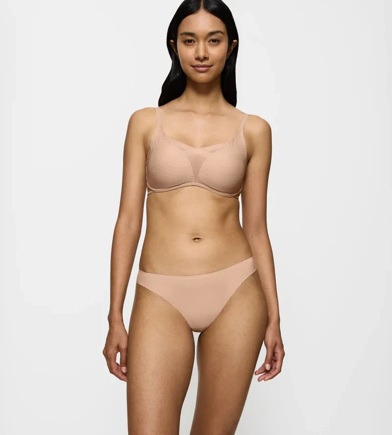 Triumph – Smart Invisible String Neutral Beige