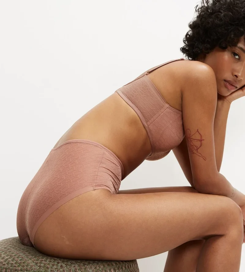 Triumph – Transparenter Maxi-Slip in der Farbe Toasted Almond