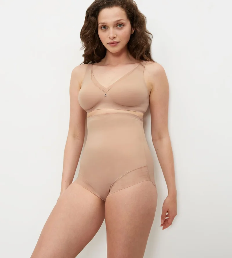 Triumph – True Shape Sensation Super High Waist Panty für glatte Haut