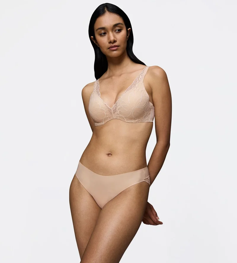 Triumph – Body Make-Up Essentials Illusion Spitzen-BH mit Polsterung, Nude Beige