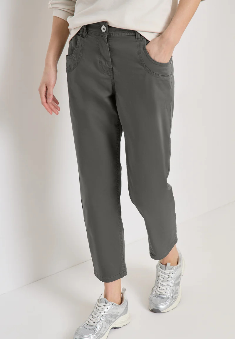 7/8 Mid Waist Slim Leg Hose im Casual Fit