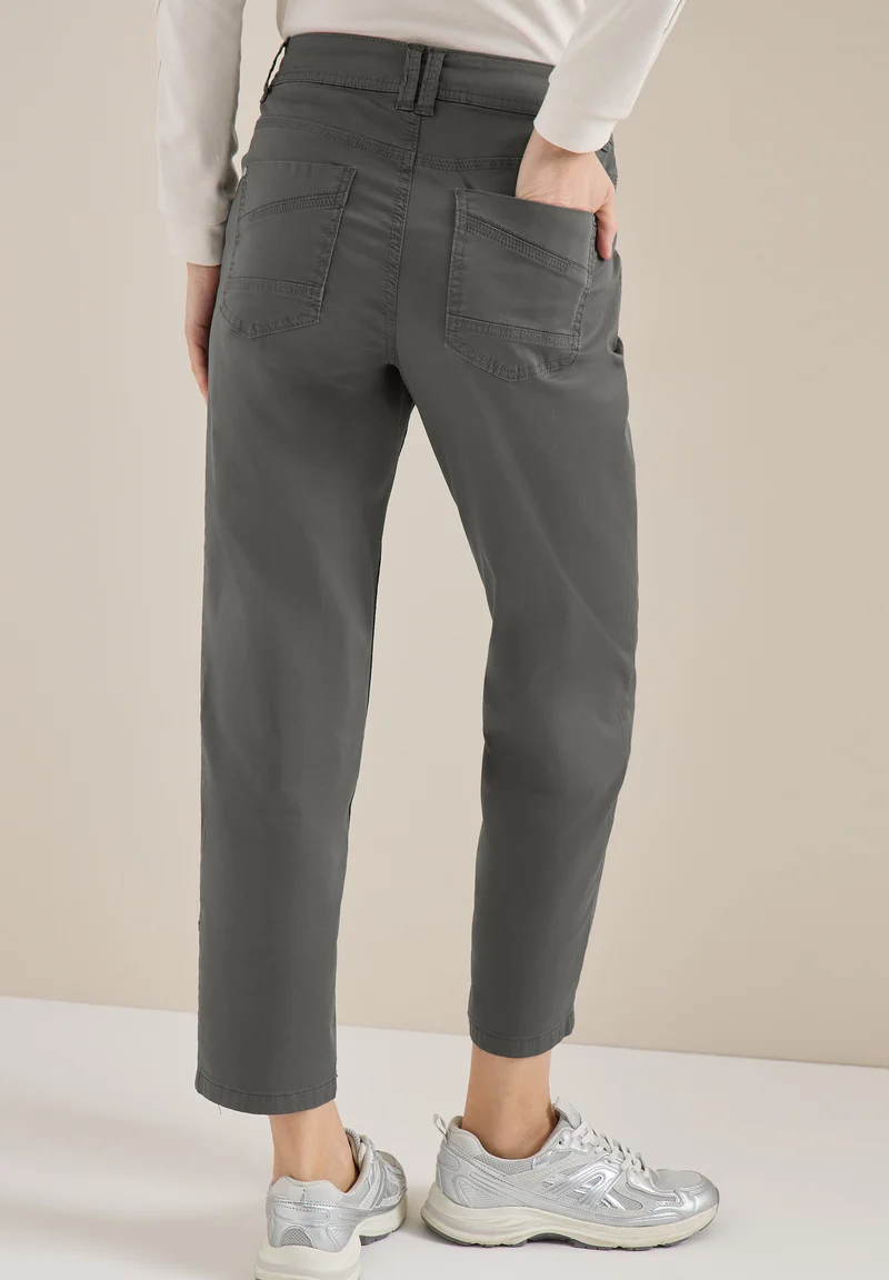 7/8 Mid Waist Slim Leg Hose im Casual Fit