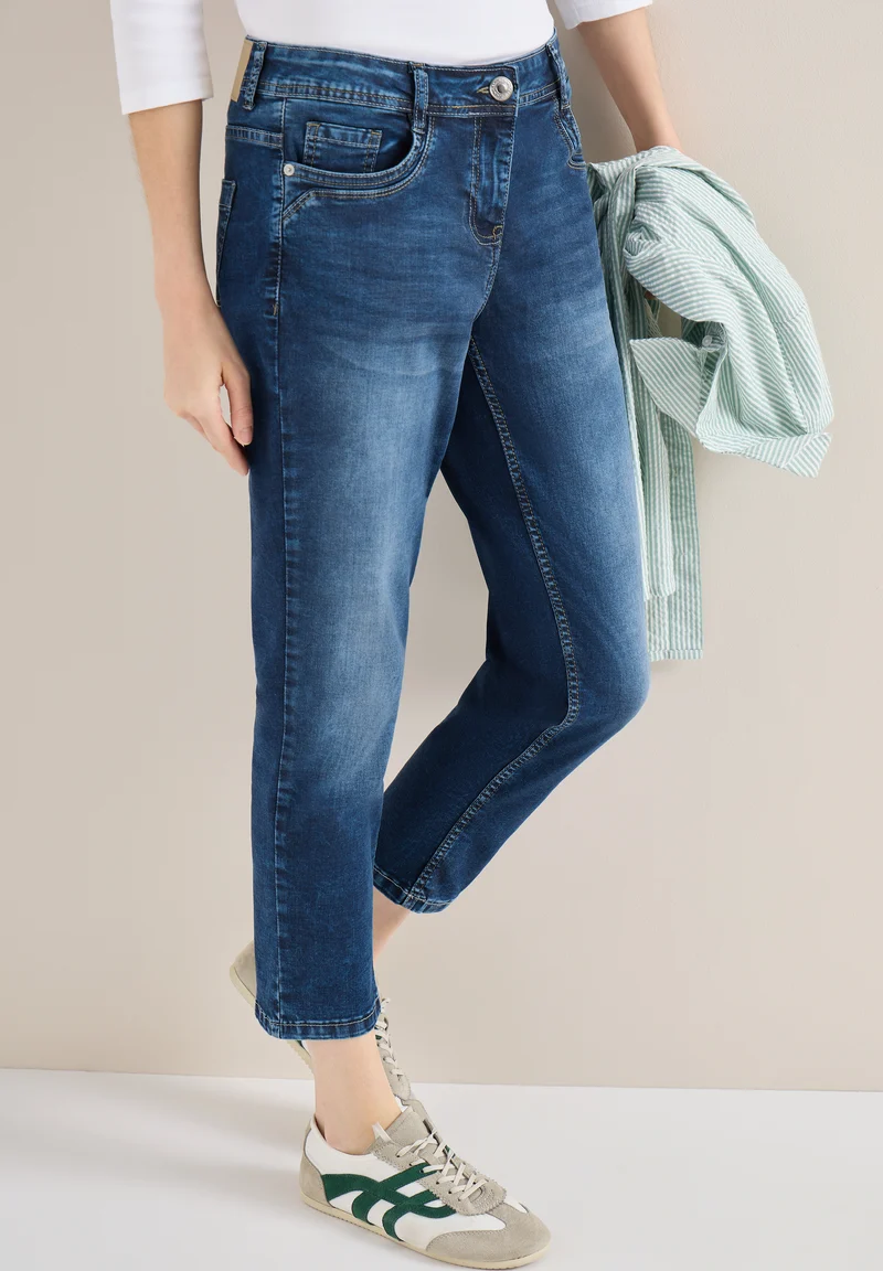 7/8 Mid Waist Slim Leg Jeans im Casual Fit