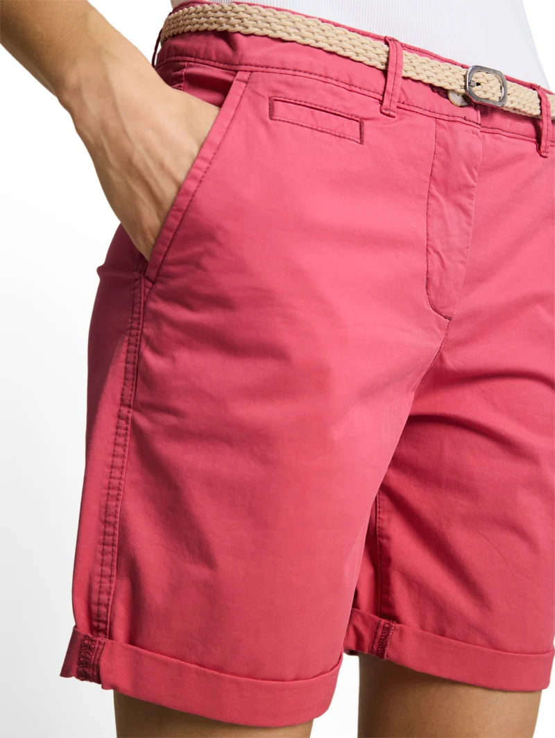 Chino Bermuda Shorts mit Gürtel