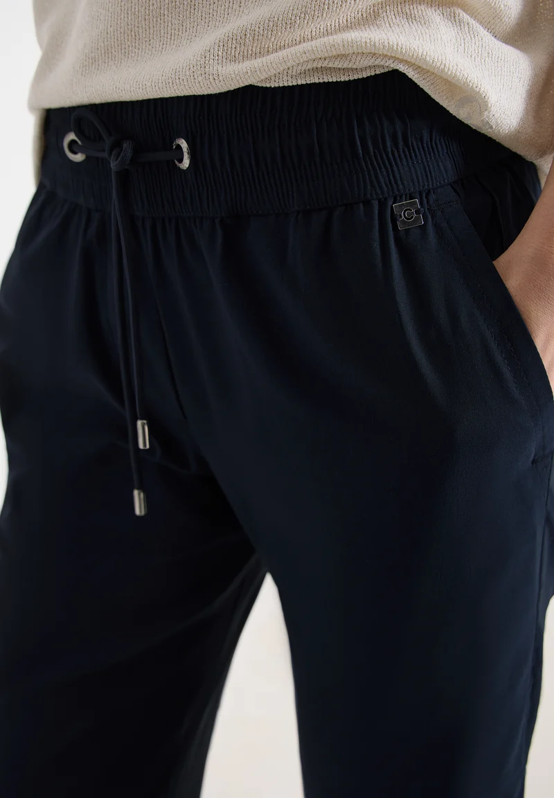 Mid Waist Slim Leg Hose im Casual Fit