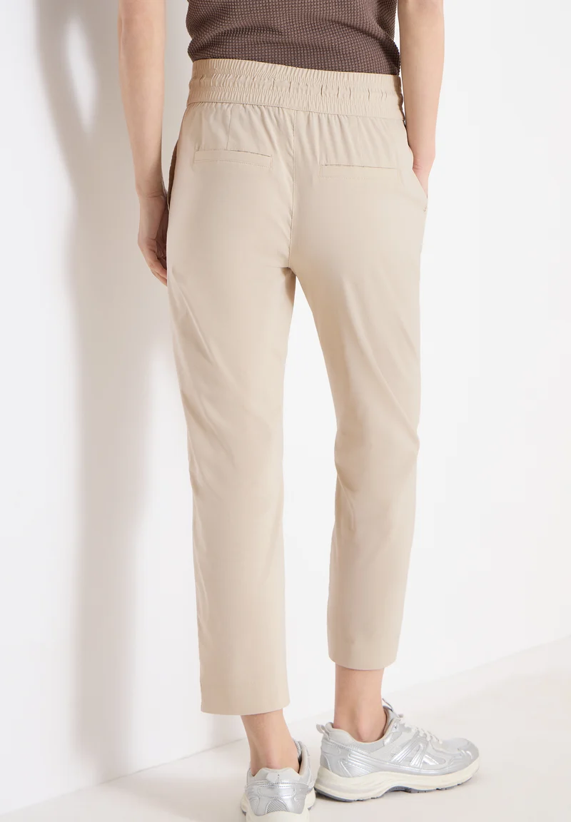 Mid Waist Slim Leg Hose im Casual Fit