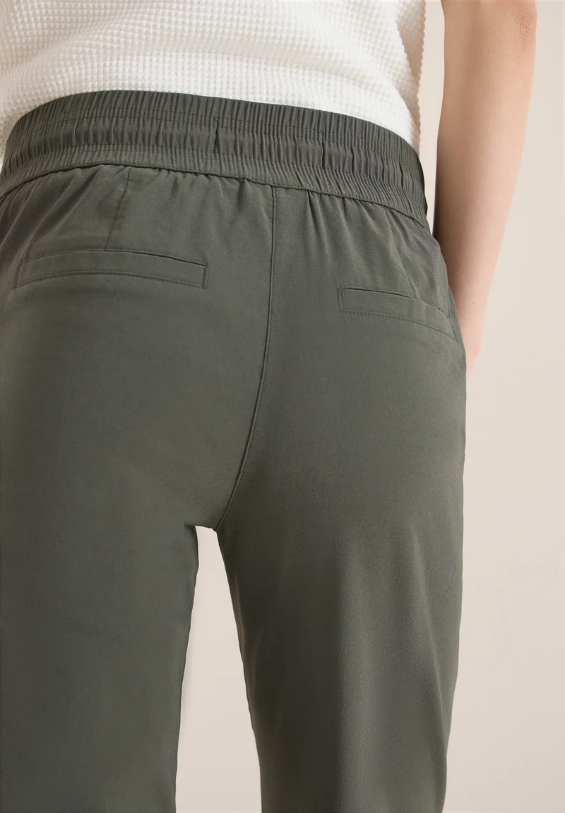 7/8 Mid Waist Slim Leg Hose im Casual Fit