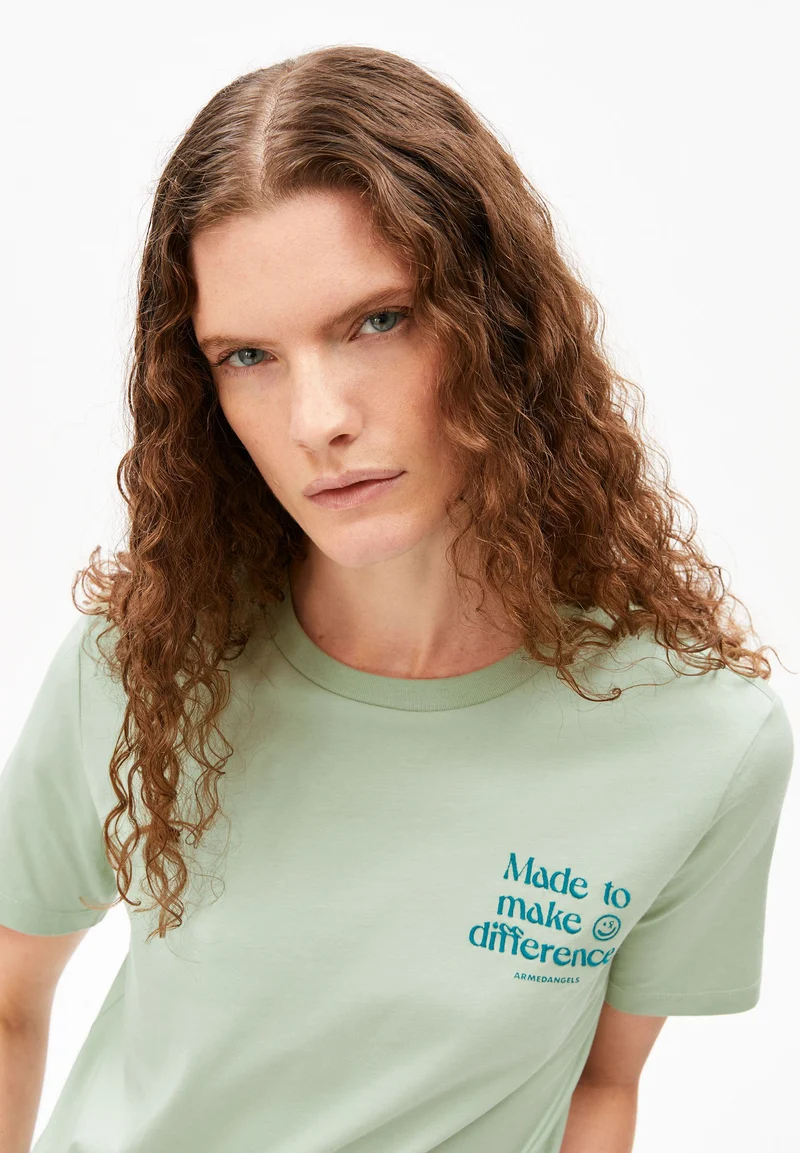 LUALAA EMBRO T-SHIRT