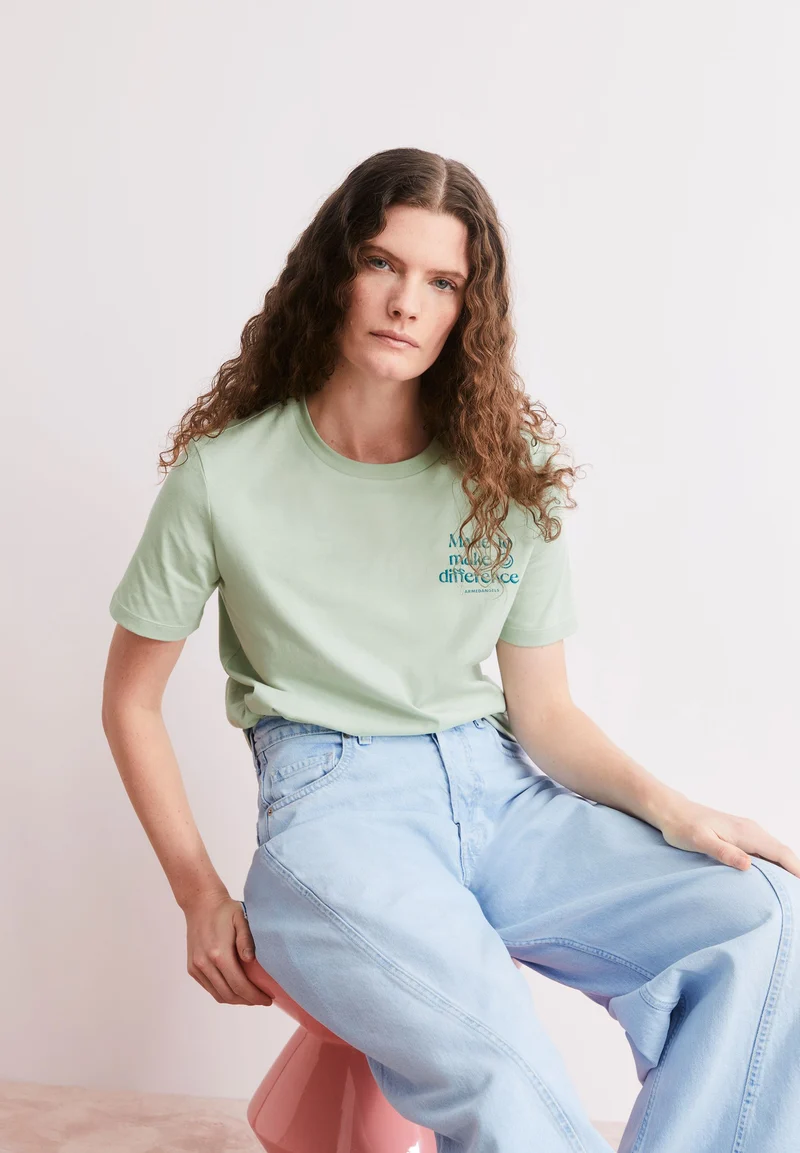 LUALAA EMBRO T-SHIRT