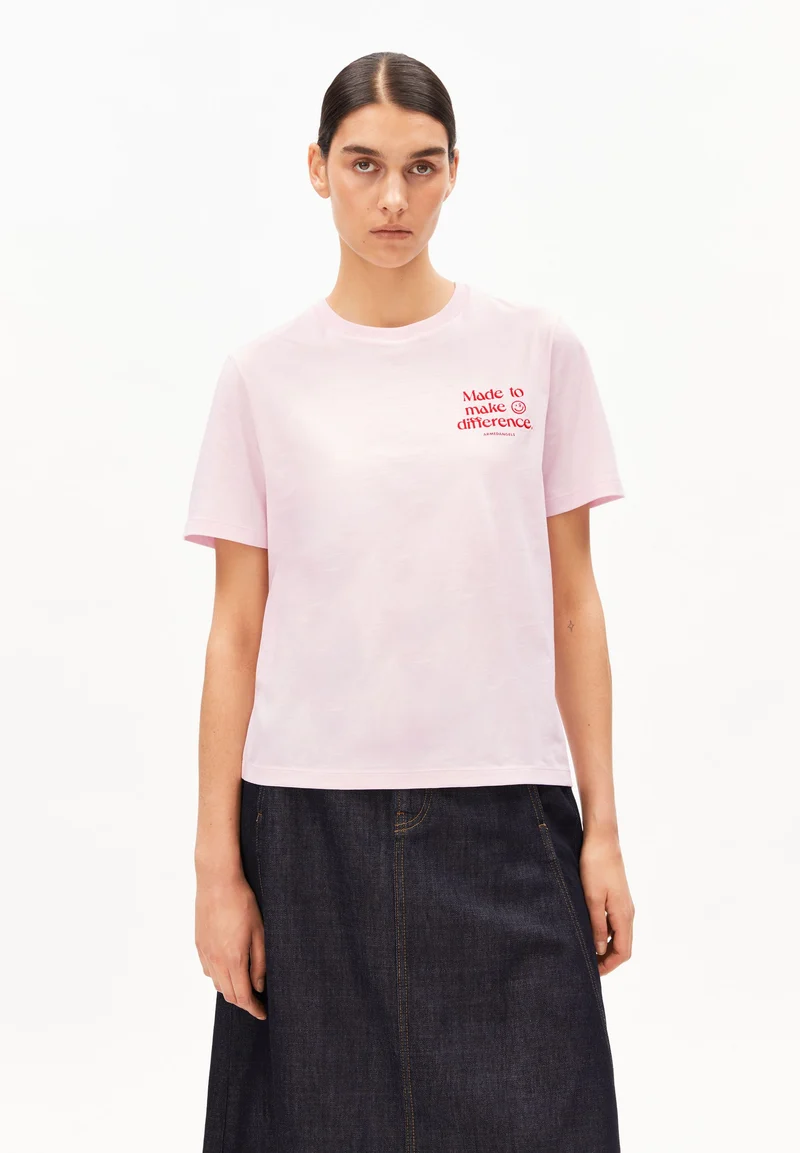 LUALAA EMBRO T-SHIRT