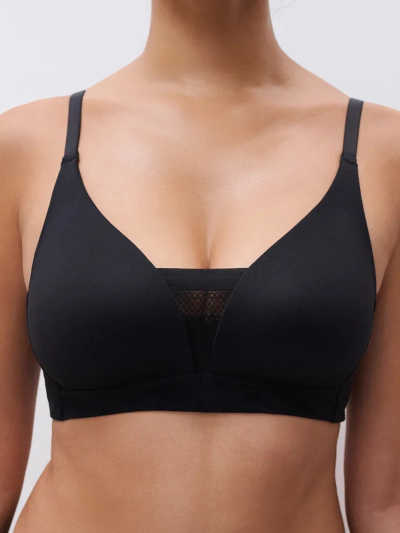 Chantelle - Easy Bliss Bügelloser T-Shirt-BH Schwarz