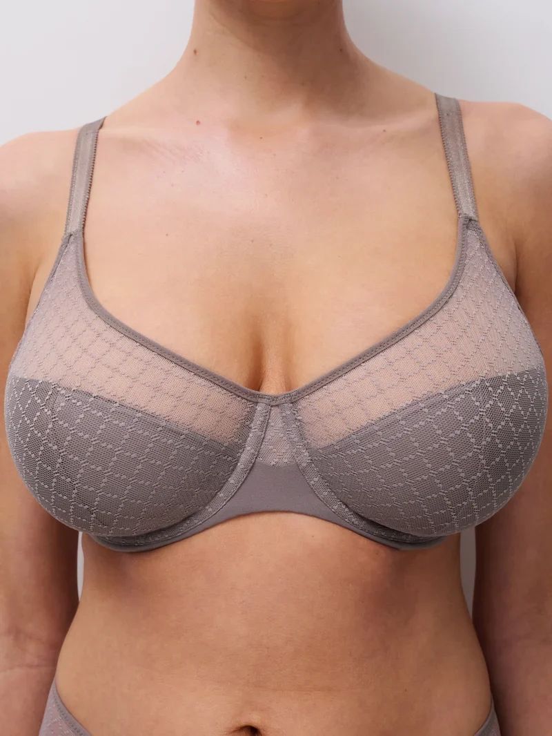 Chantelle EasyFeel – Norah Chic – Bedeckender, geformter BH in Bronzetaupe