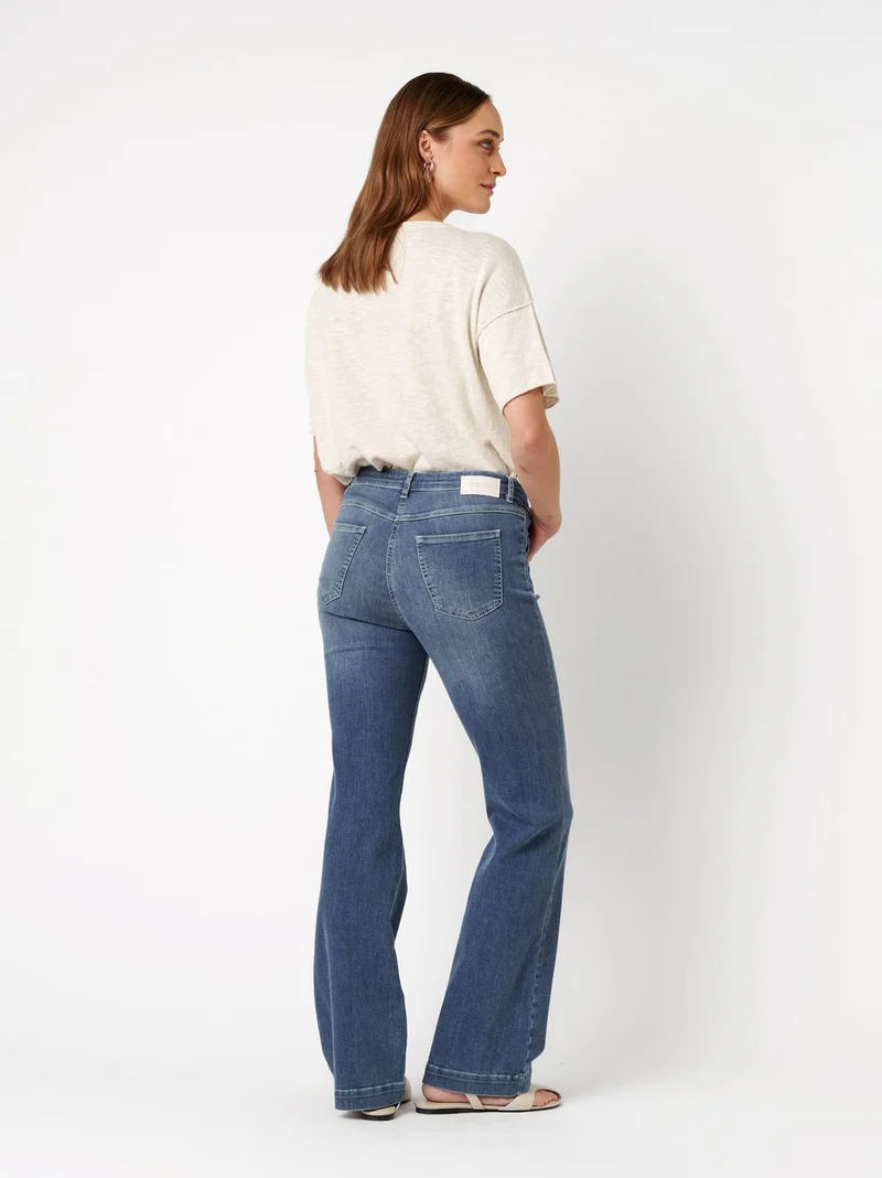 Perfect Shape Bootcut