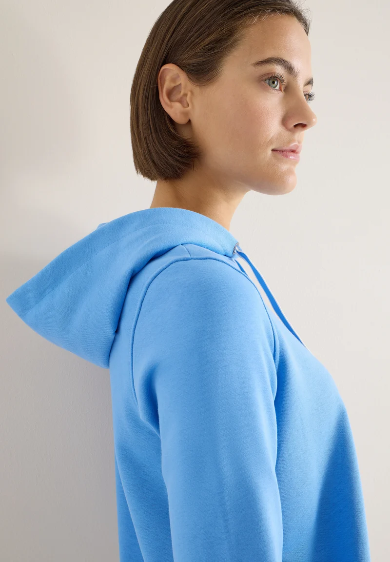 Hoodie mit Stickerei