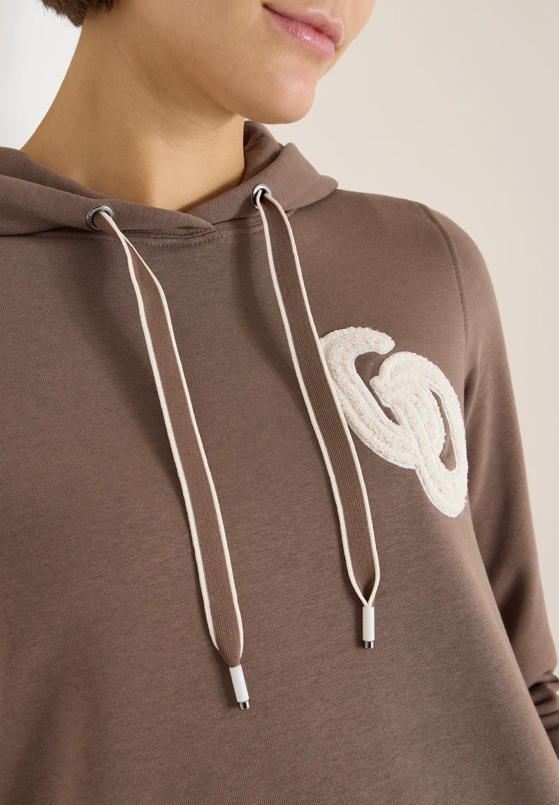 Hoodie mit Stickerei