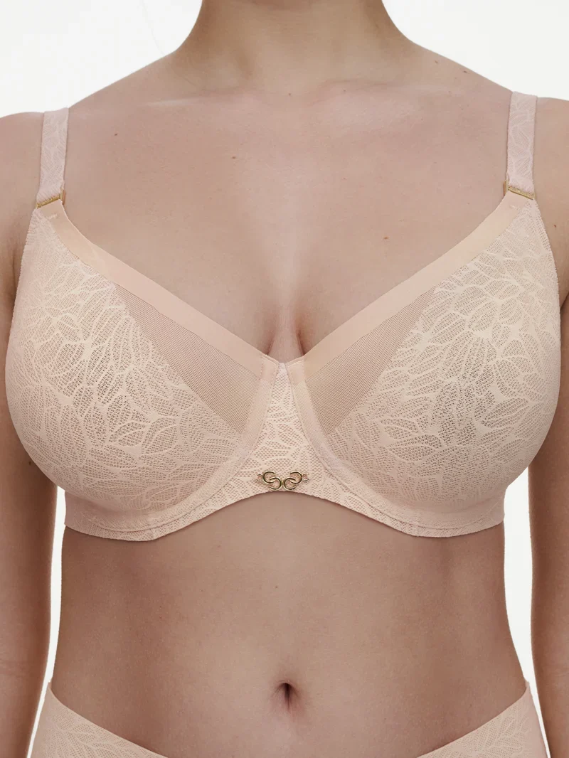 Chantelle - Geformter BH aus reiner Spitze, Goldbeige