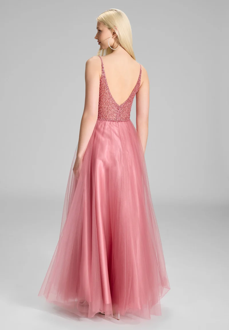 Tüllkleid mit feiner Ziersteinstickerei