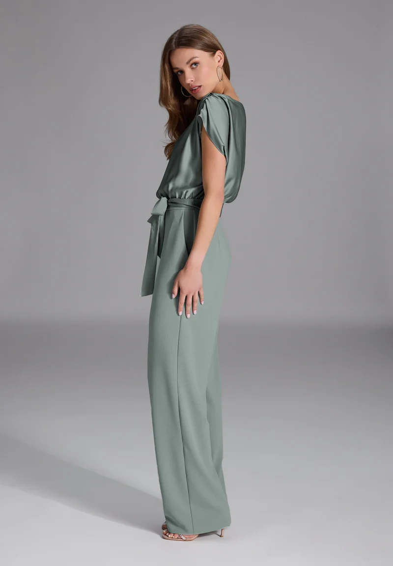 Jumpsuit aus Material-Mix