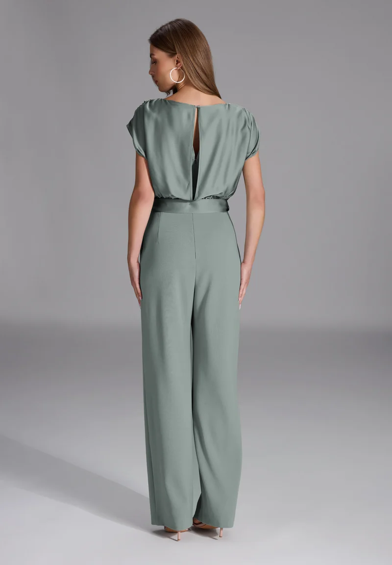 Jumpsuit aus Material-Mix