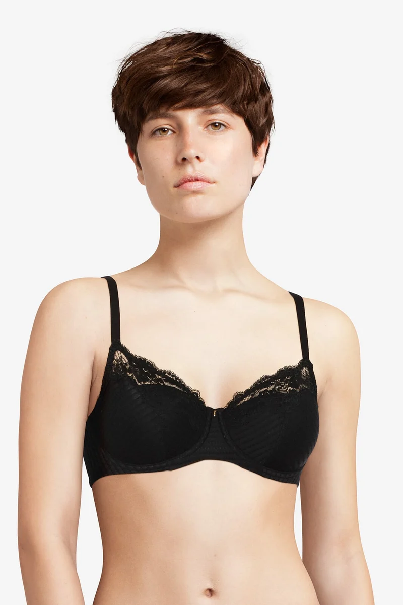 Chantelle Easyfeel - Marilyn Bügel-BH aus Schaumstoff in Schwarz