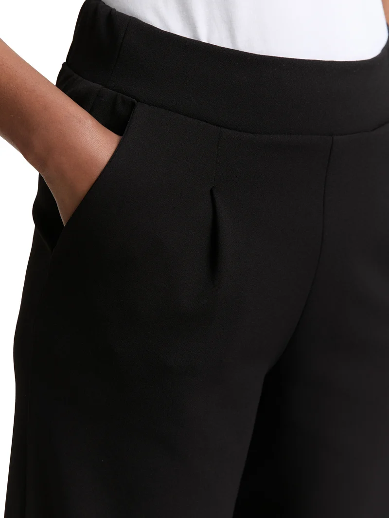 Wide Leg Hose
