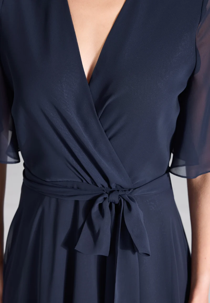 Chiffon Kleid in Wickel Optik mit Vokuhila Saum