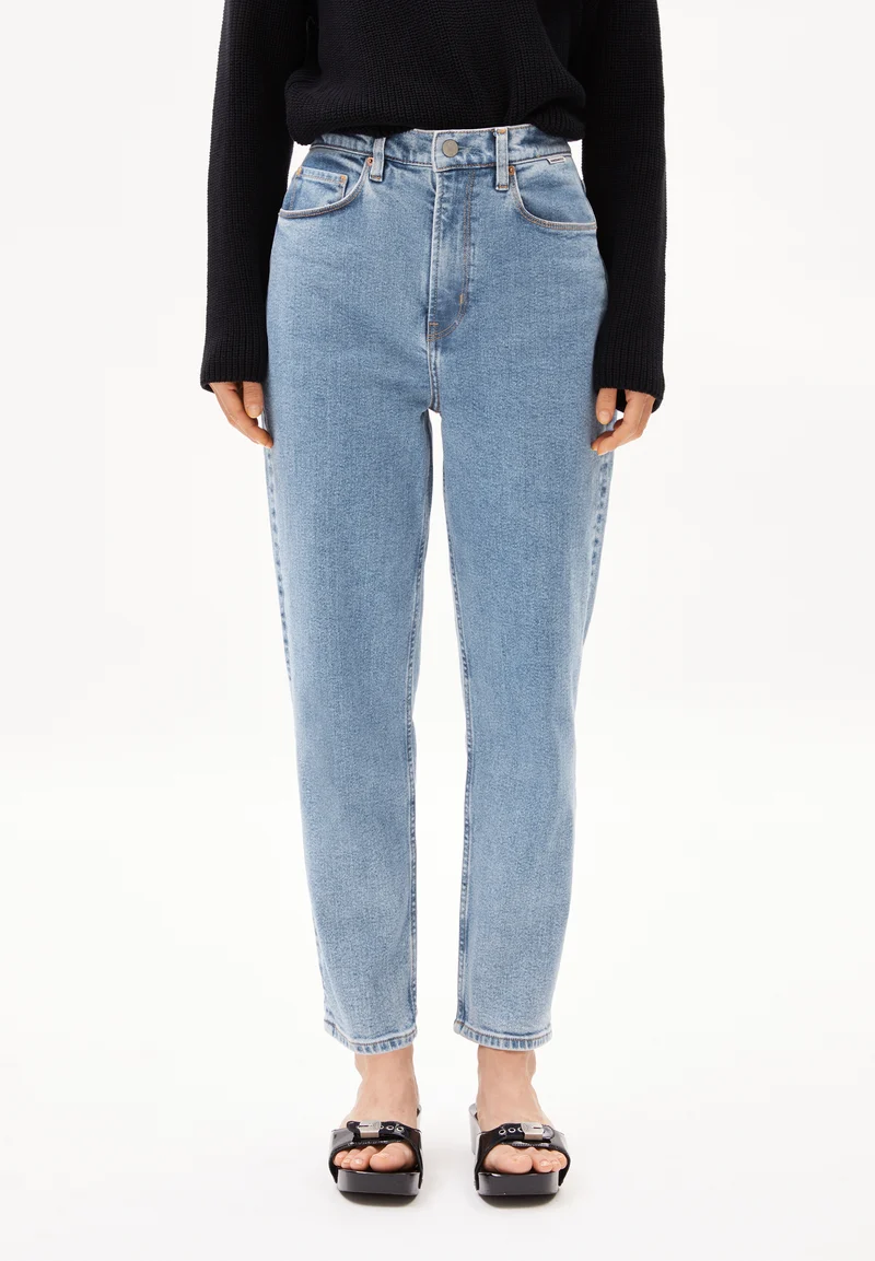 MAIRAA HIGH WAIST MOM JEANS