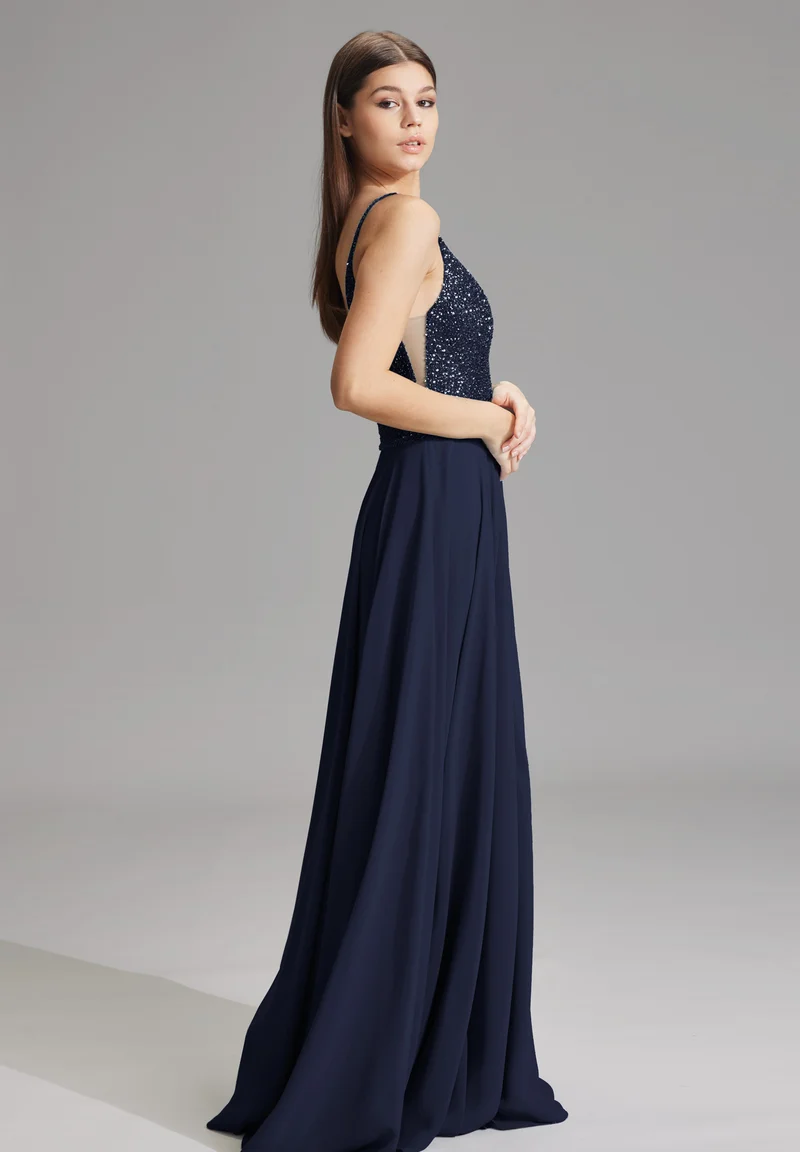Abendkleid aus Materialmix