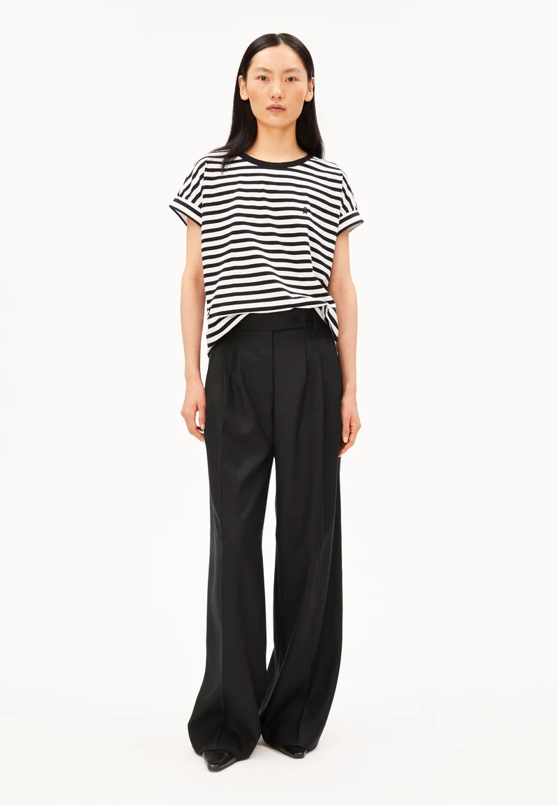 IDAARA STRIPE T-SHIRT