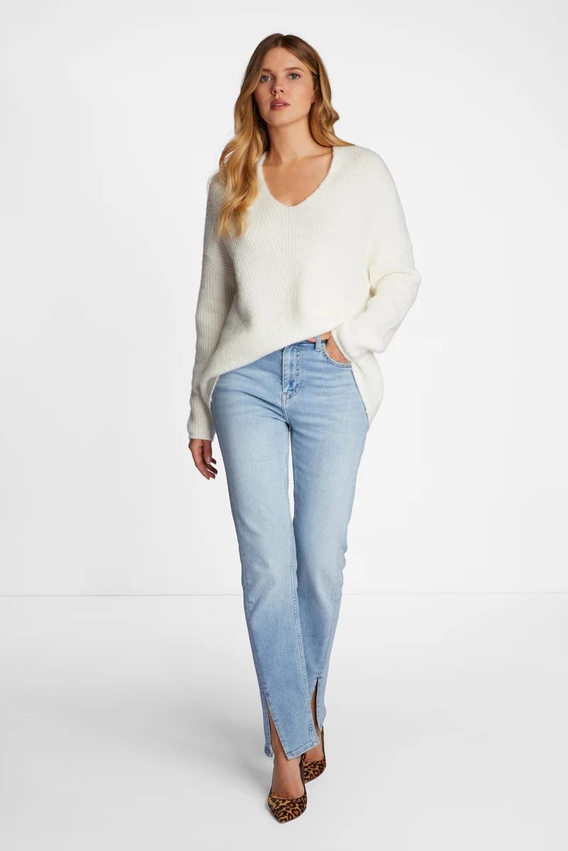 V-neck pullover