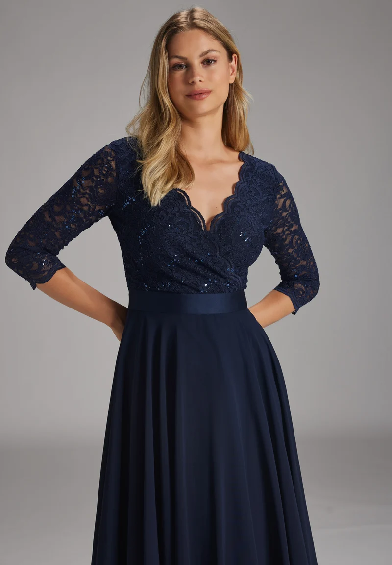 Cocktailkleid aus Material-Mix