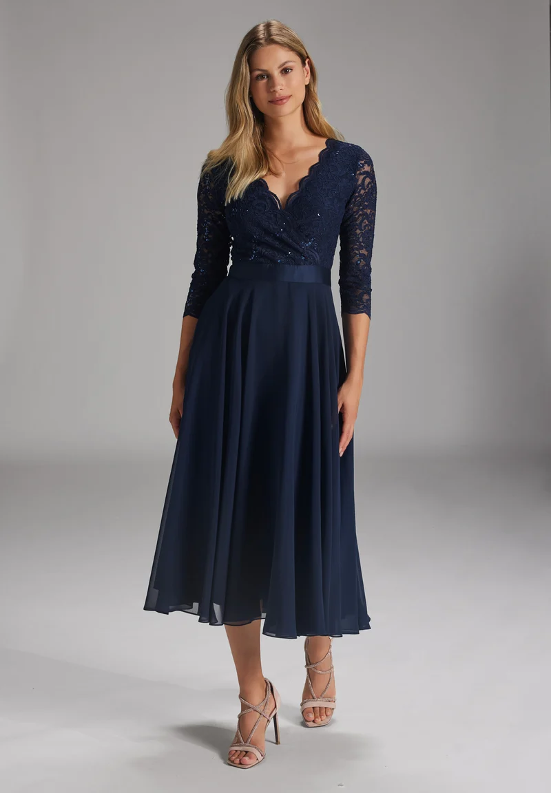 Cocktailkleid aus Material-Mix