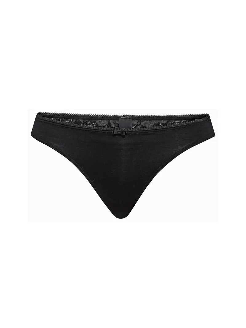 WOMEN String