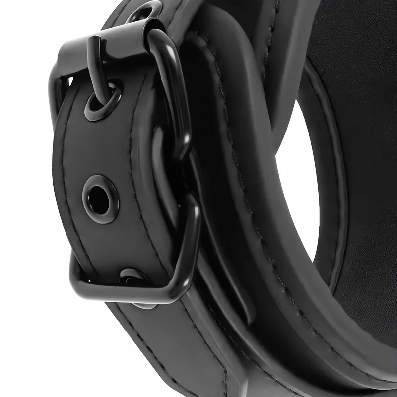 FETISH SUBMISSIVE – Handschellen aus veganem Leder mit Neopren-Futter & Griff