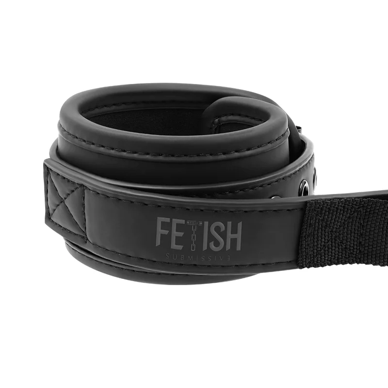 FETISH SUBMISSIVE – Handschellen aus veganem Leder mit Neopren-Futter & Griff