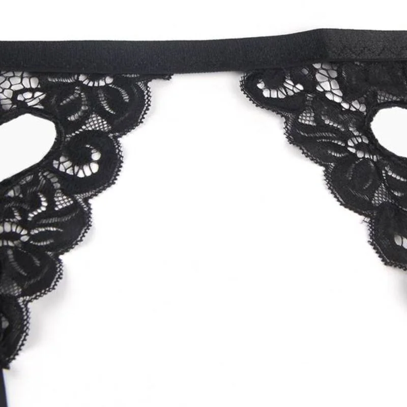 Dreiteiliges Set BH + Strumpfgürtel + String Schwarz